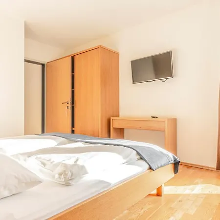 Berge ゲストハウス サンクト・アントン・アム・アールベルク